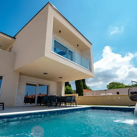 Vila Paula *